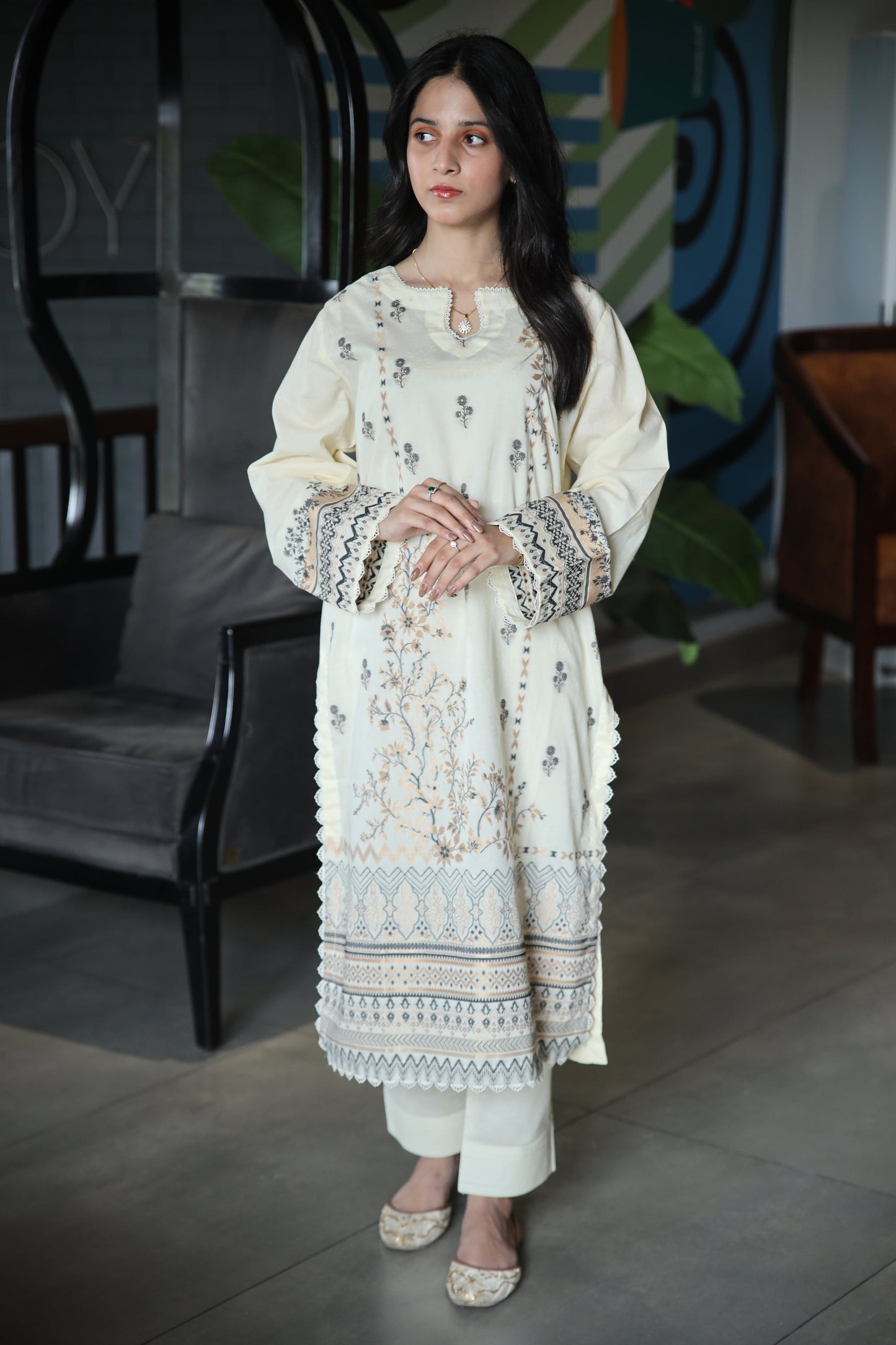 Brosha Lawn with Plain Trouser and Fancy Organza Dupatta