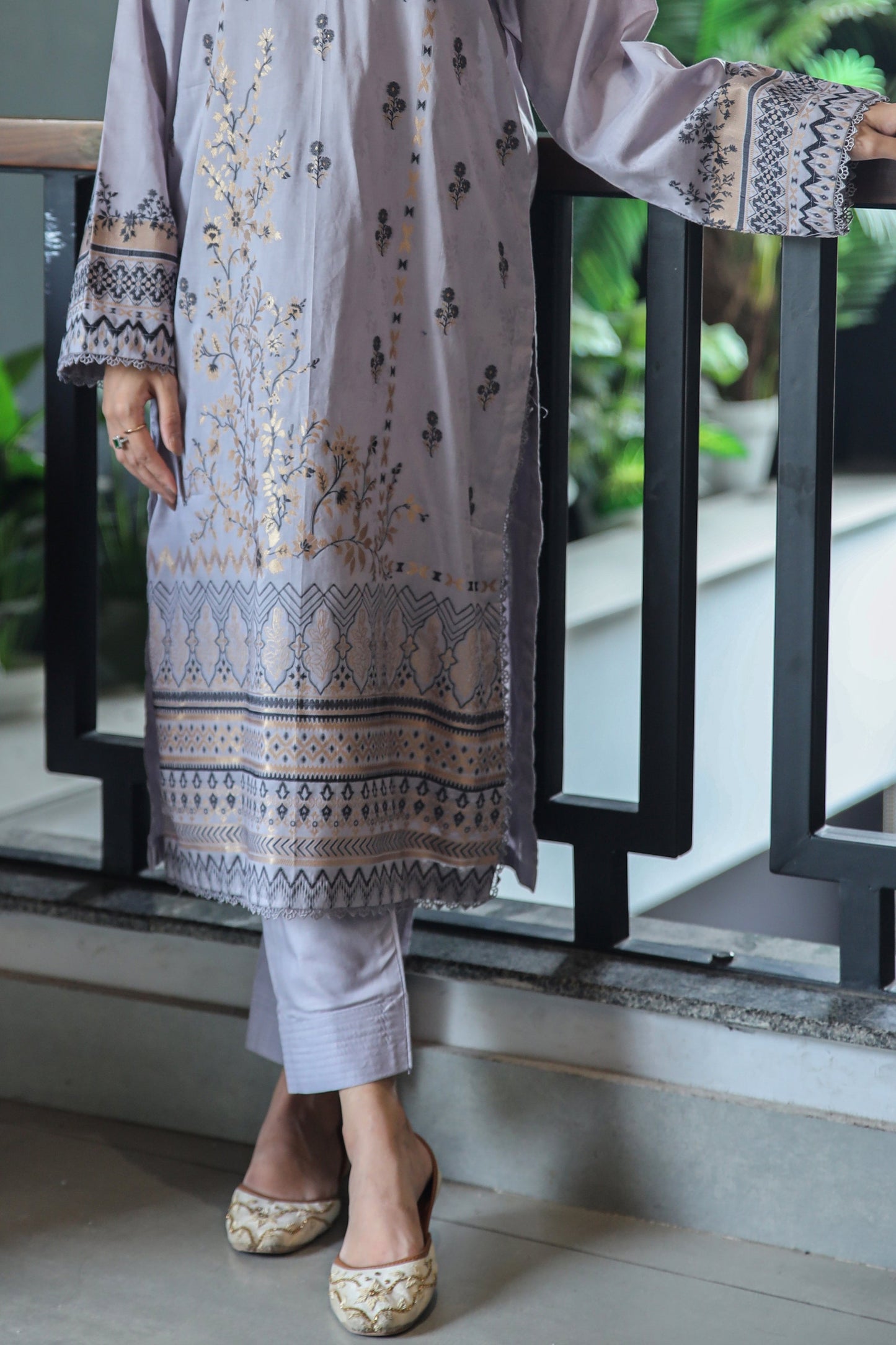 Brosha Lawn with Plain Trouser and Fancy Organza Dupatta