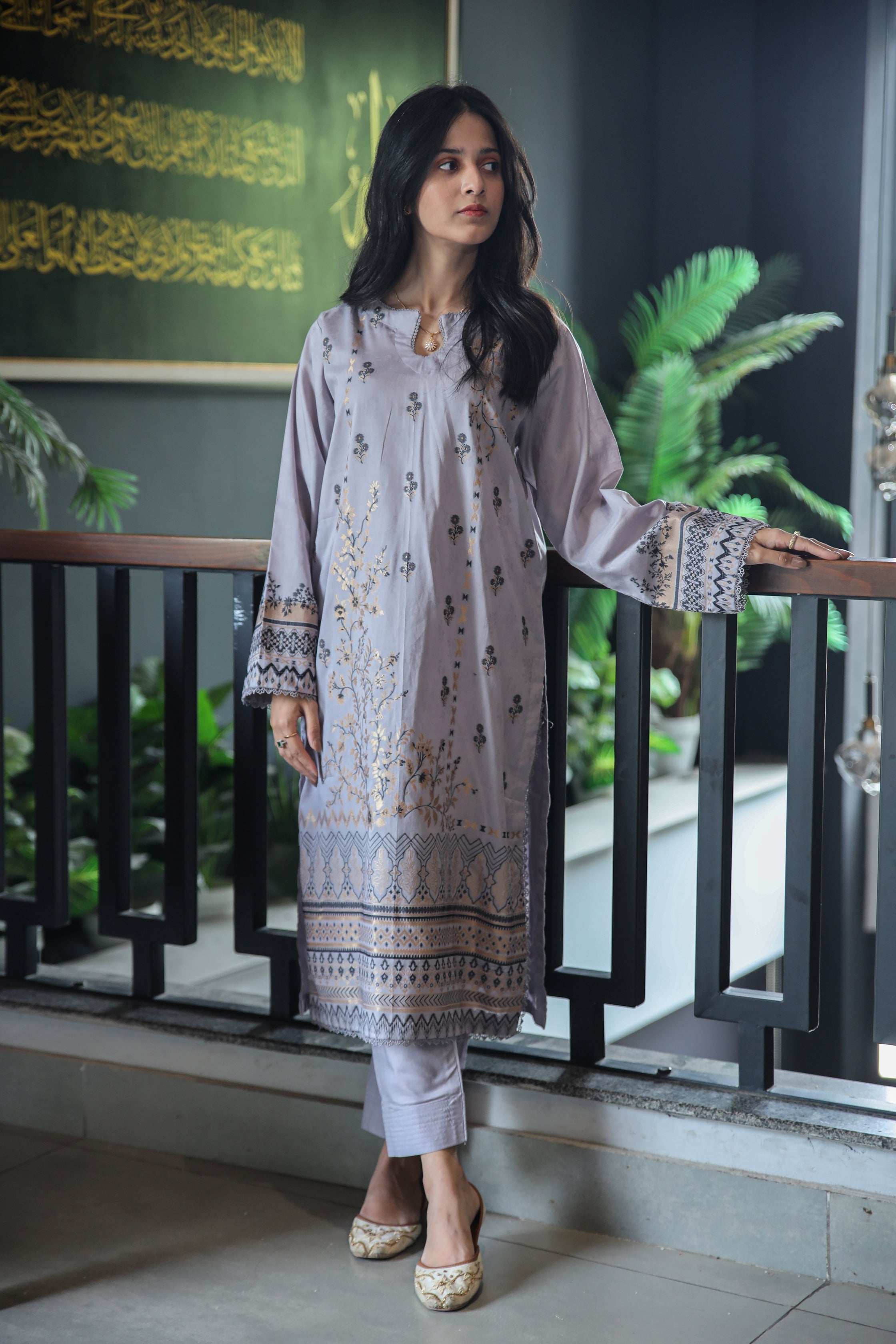 Brosha Lawn with Plain Trouser and Fancy Organza Dupatta