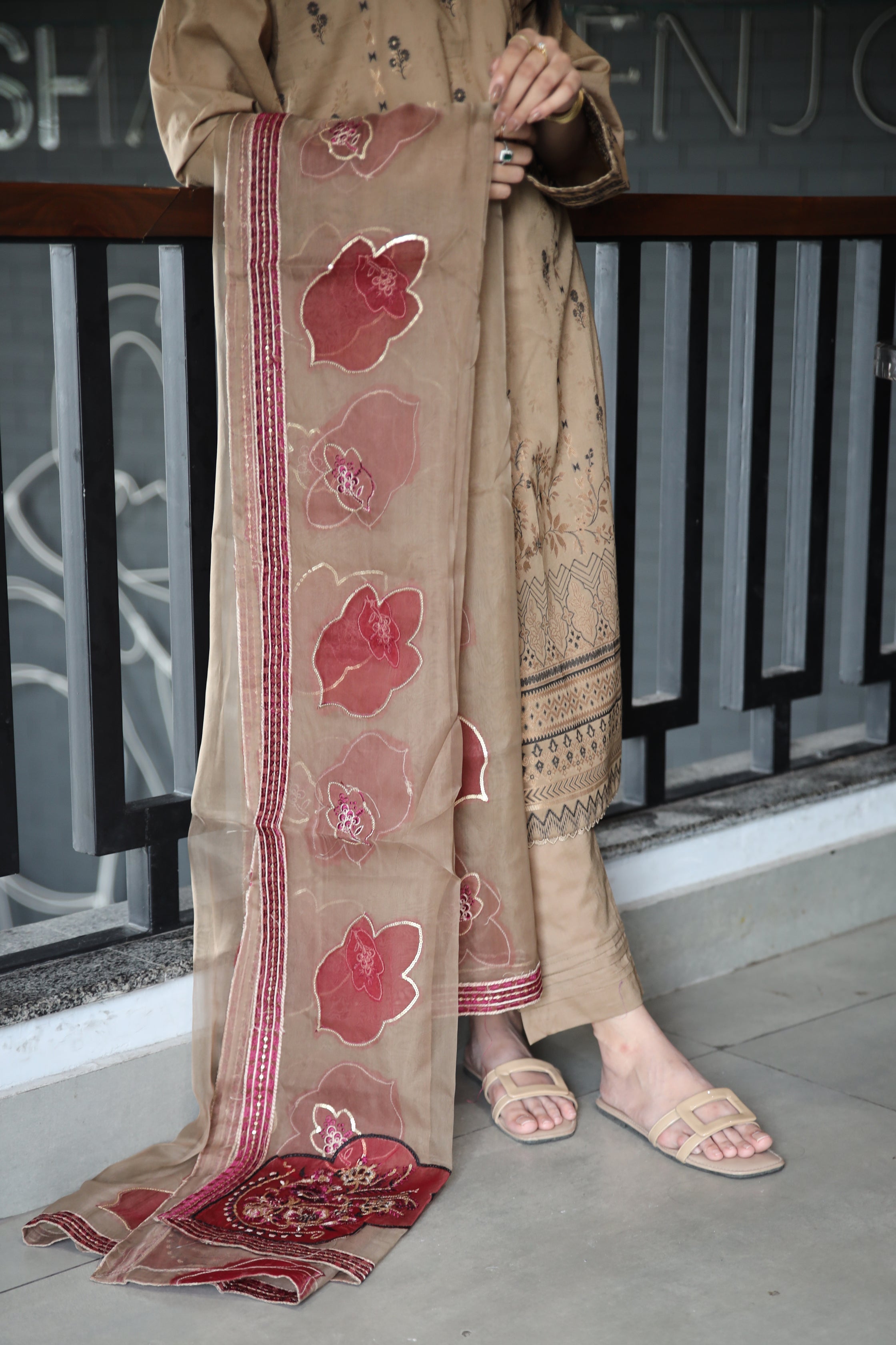 Brosha Lawn with Plain Trouser and Fancy Organza Dupatta