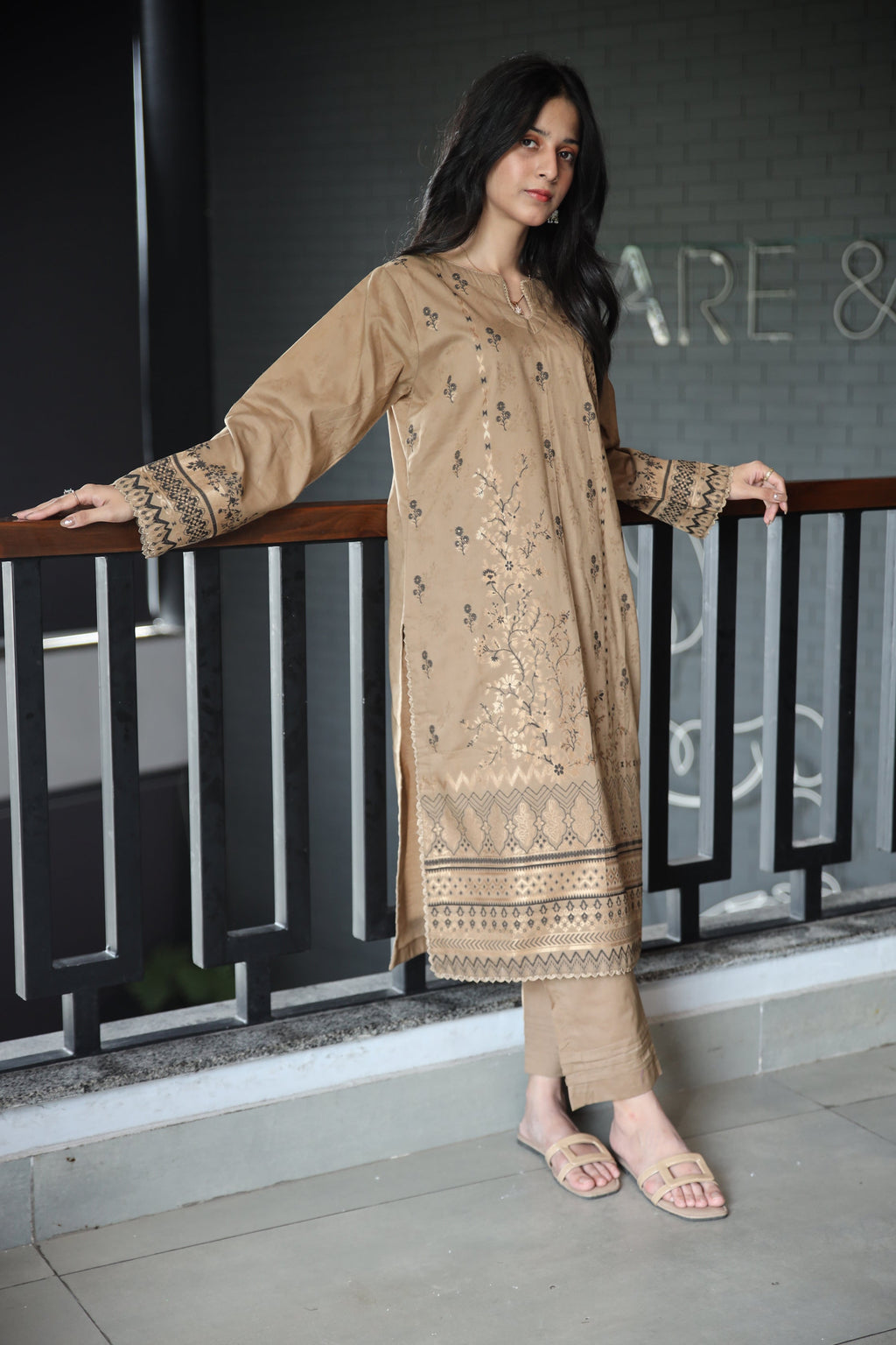 Brosha Lawn with Plain Trouser and Fancy Organza Dupatta