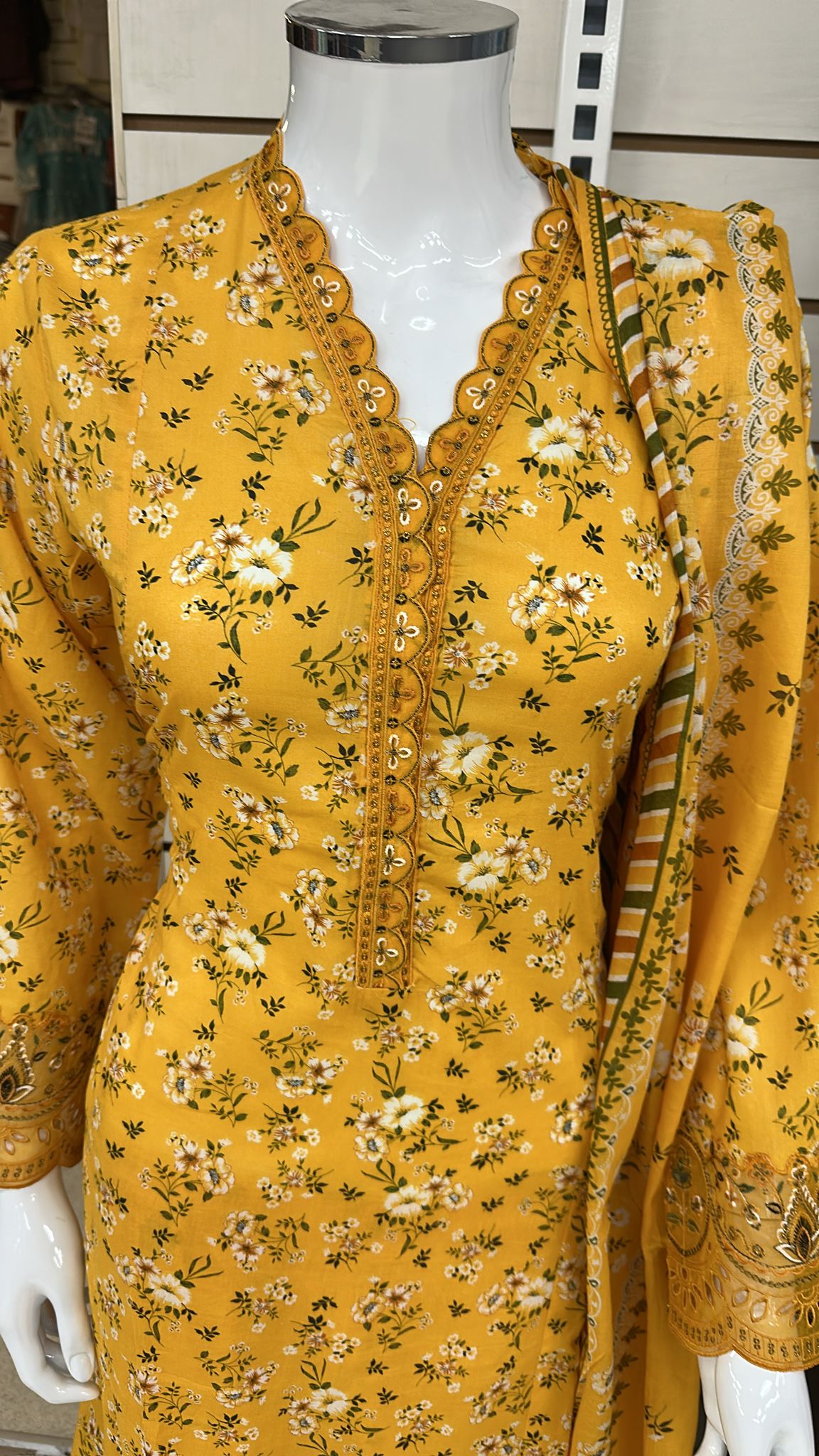 BinSaeed Original 3 Piece Lawn with Printed Trouser and Printed Lawn Dupatta