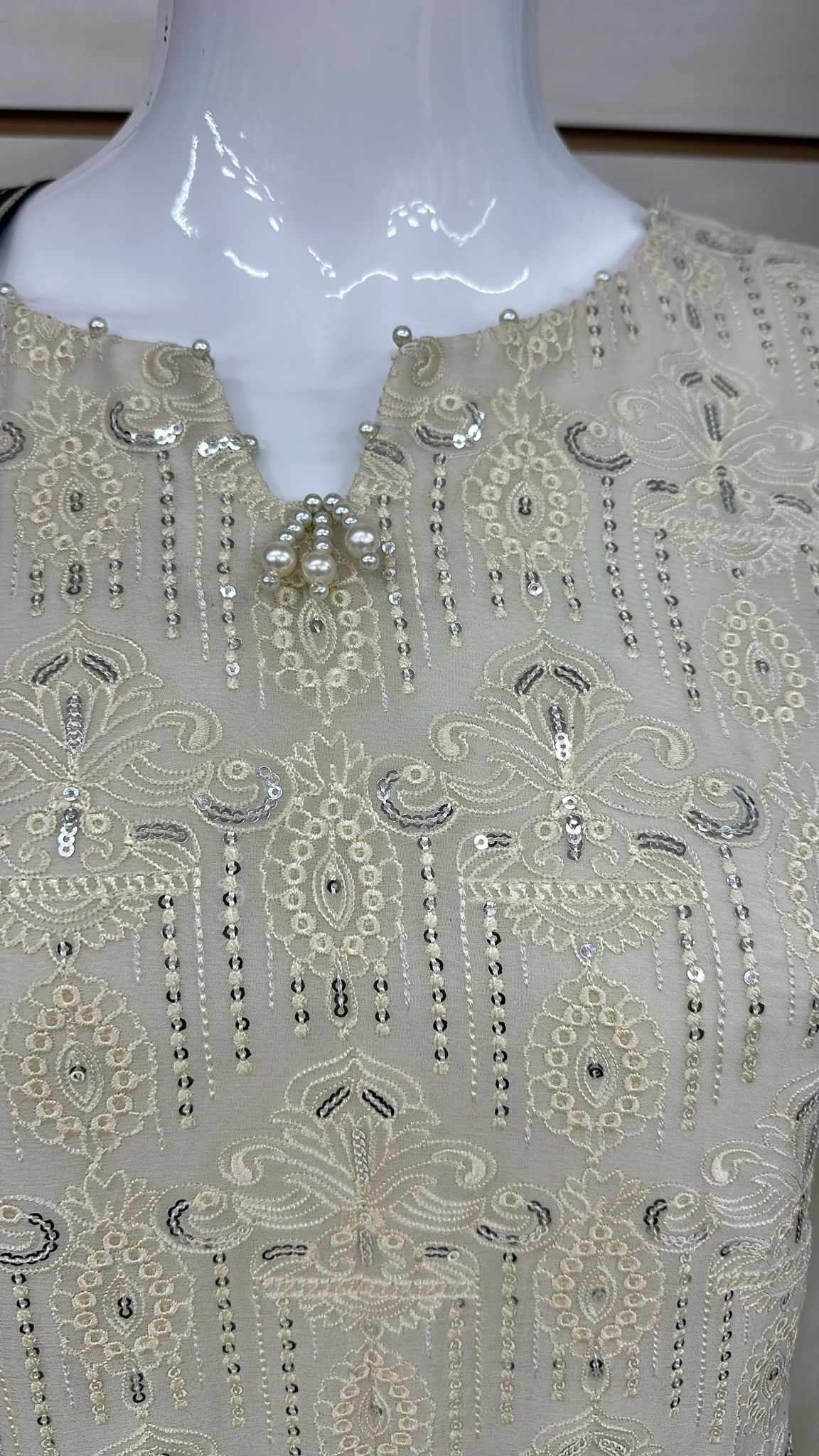 Breeze Exclusive Embriodery Shirt with Raw Silk Trouser and Embriodery Contrast Dupatta