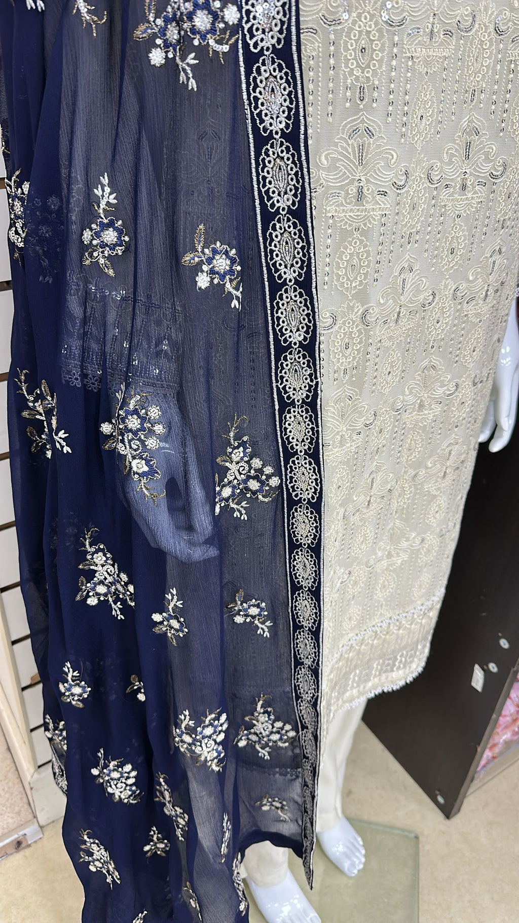 Breeze Exclusive Embriodery Shirt with Raw Silk Trouser and Embriodery Contrast Dupatta