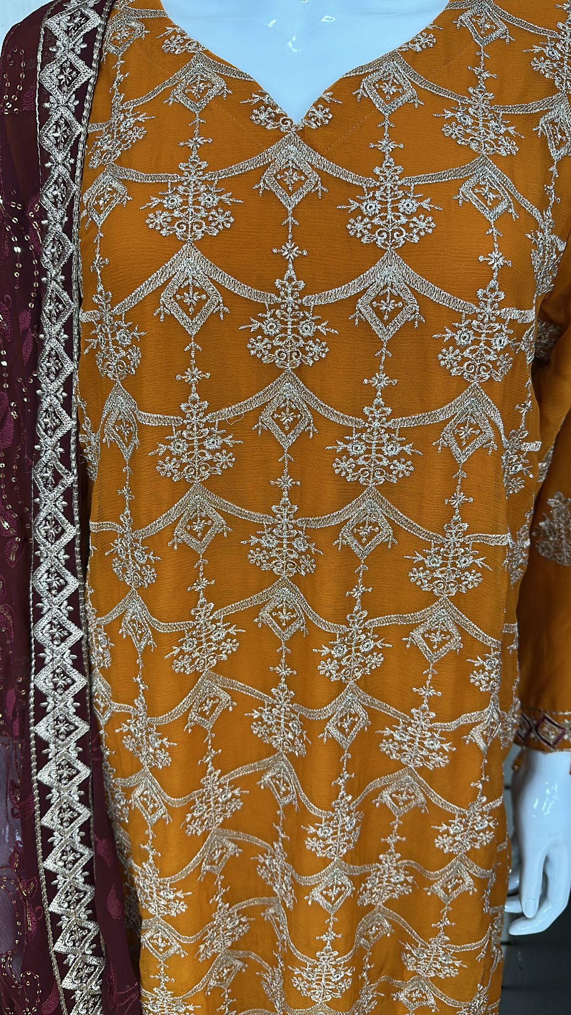 Breeze Exclusive Embriodery Shirt with Raw Silk Trouser and Embriodery Contrast Dupatta