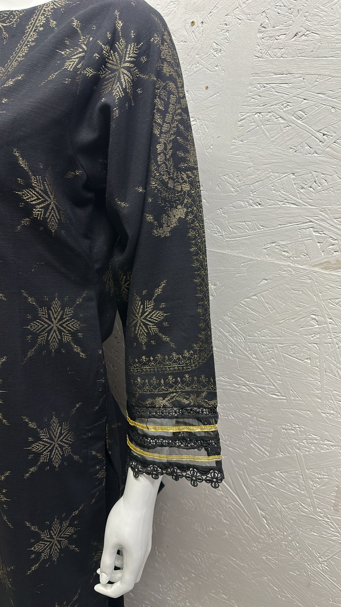 Jacuard Brosha Khaddar 3 Piece with Plain Trouser and Heavy Jacuard Brosha Khaddar Shawl