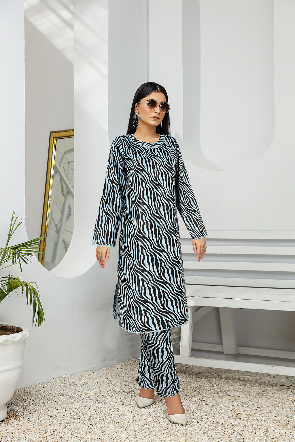 Khaddar 2 Piece Printed All Over Matching Separate