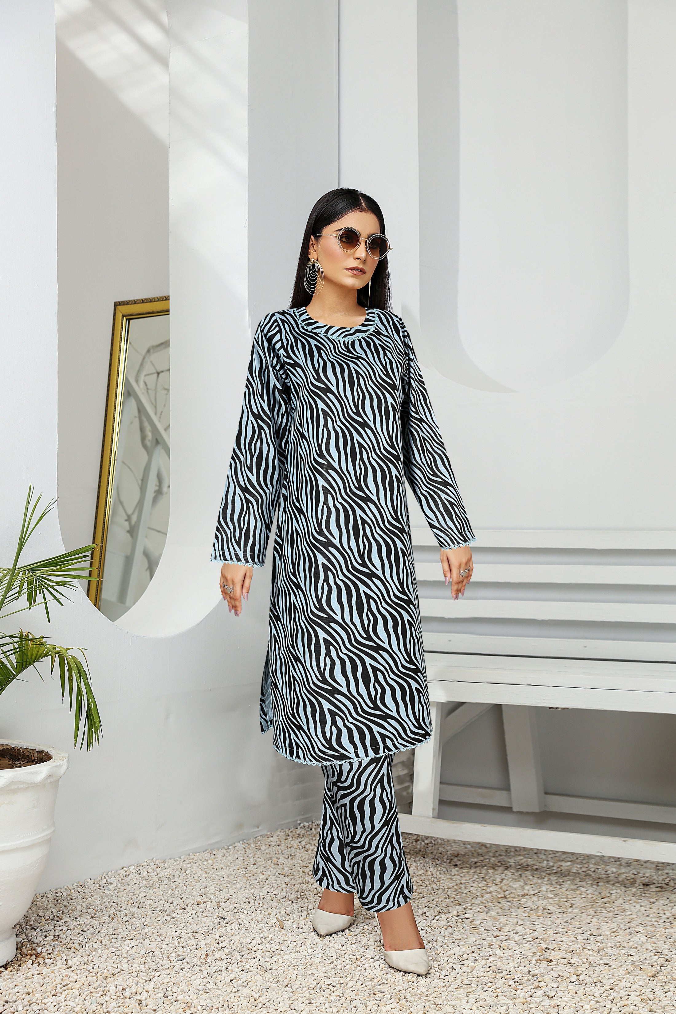 Khaddar 2 Piece Printed All Over Matching Separate